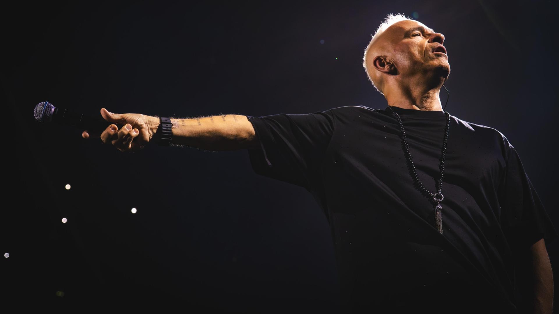Eros Ramazzotti, se non basta una bella canzone: “Trent’anni fa era più facile scrivere”