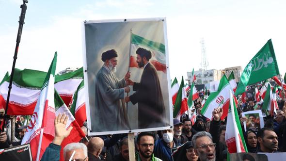 Mojtaba, la Guida suprema fantasma e quell’ipnosi collettiva del “martirio”