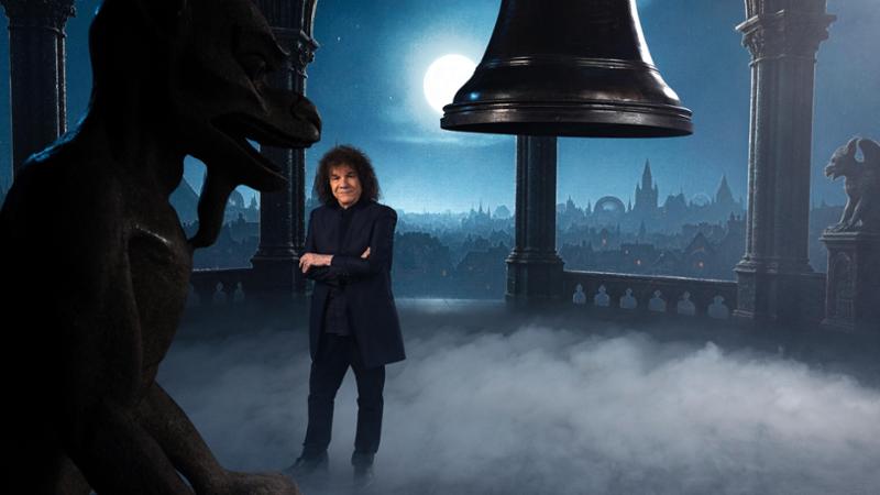 Il ritorno di Riccardo Cocciante: “Io non posso stare fermo: la vita è effimera, le canzoni no”