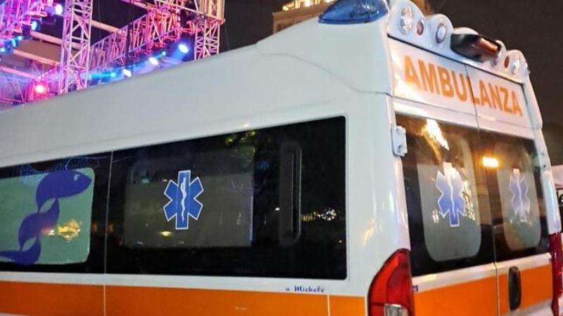Roma, scontro frontale nella notte tra due auto: morti un ragazzo e una ...