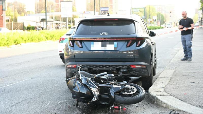 A 25 anni muore in moto contro un’auto parcheggiata: ottava vittima ...