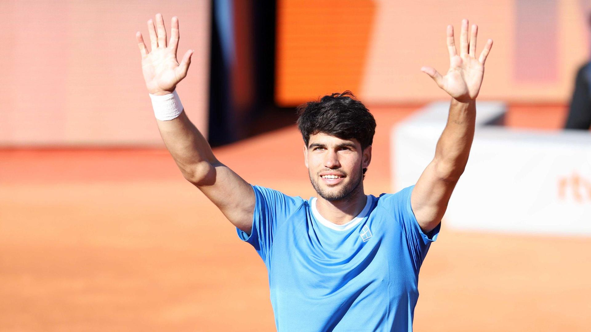Tennis, Alcaraz ha problemi al polso: si ritira dagli Atp 500 di Barcellona