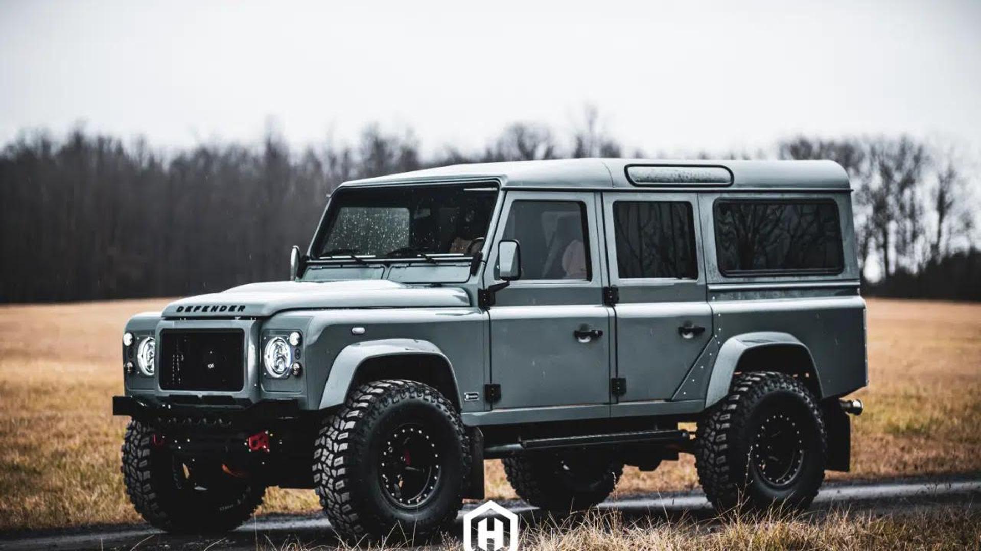 Base Defender Helderburg Byzek, ecco il restomod su base Land Rover Defender D110 ...
