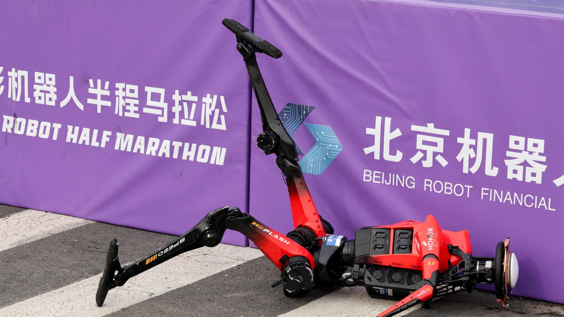 Quel robot stremato davanti al traguardo