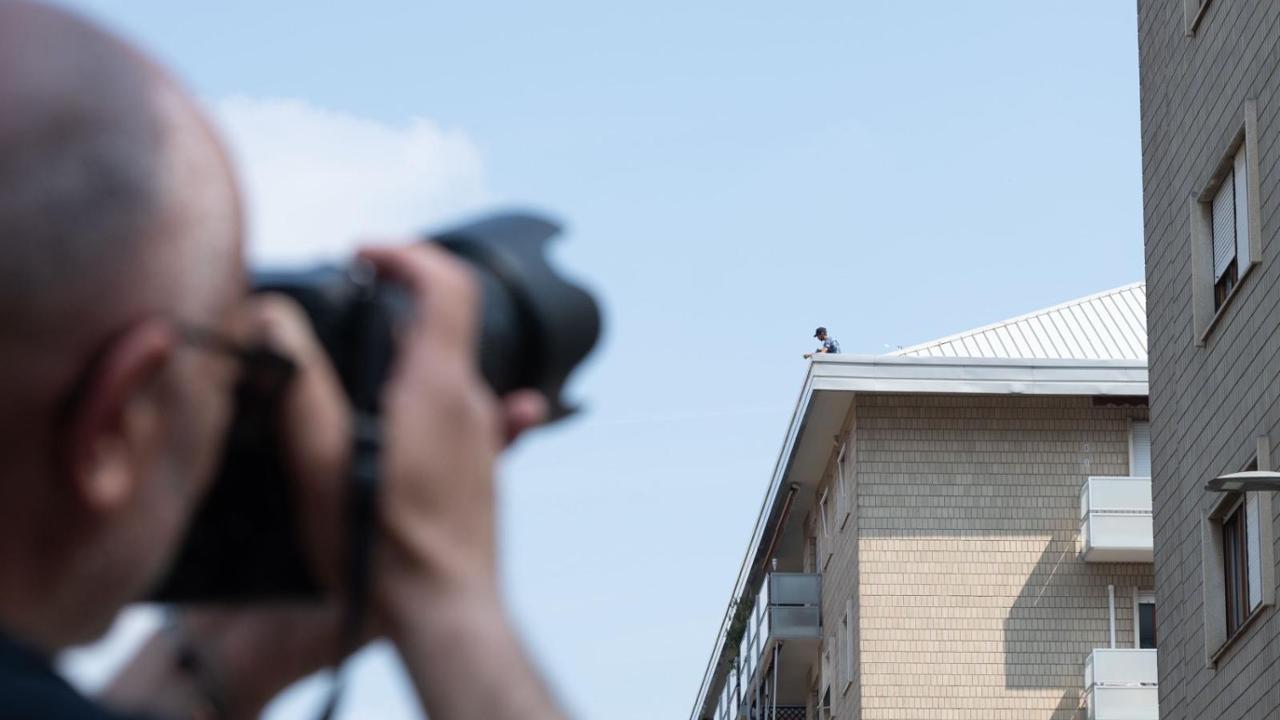 Santa Rita, scende dal palazzo dopo 60 ore di negoziazione