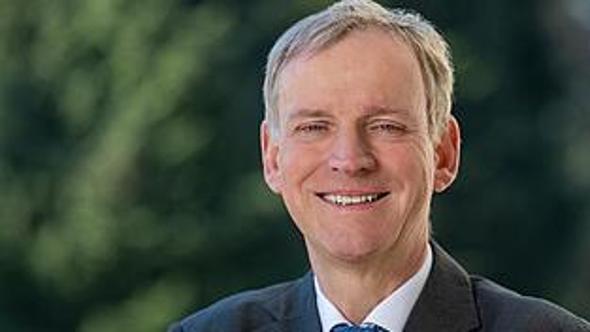 Burghof: “In caso di fusione Unicredit-Commerzbank, logico il trasferimento in Germania”