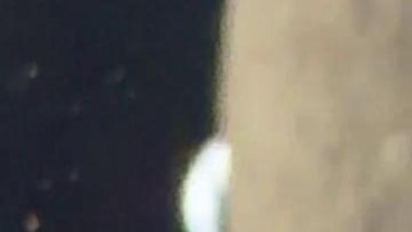 Nasa, astronauta filma con l'iPhone la Terra e la Luna: il video dal finestrino della capsula Orion