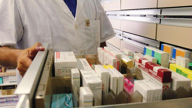 Italiani malati di farmaci, due anziani su tre prendono almeno cinque pillole al giorno