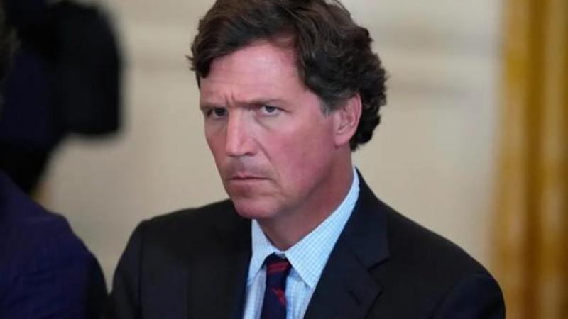 Cresce la fronda anti-Trump tra i Maga: Tucker Carlson si scusa per aver sostenuto il presidente