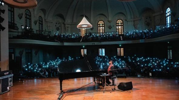 TorinoSette, il Jazz Festival entra nella città con chitarre formidabili, leggende e suoni a sorpresa