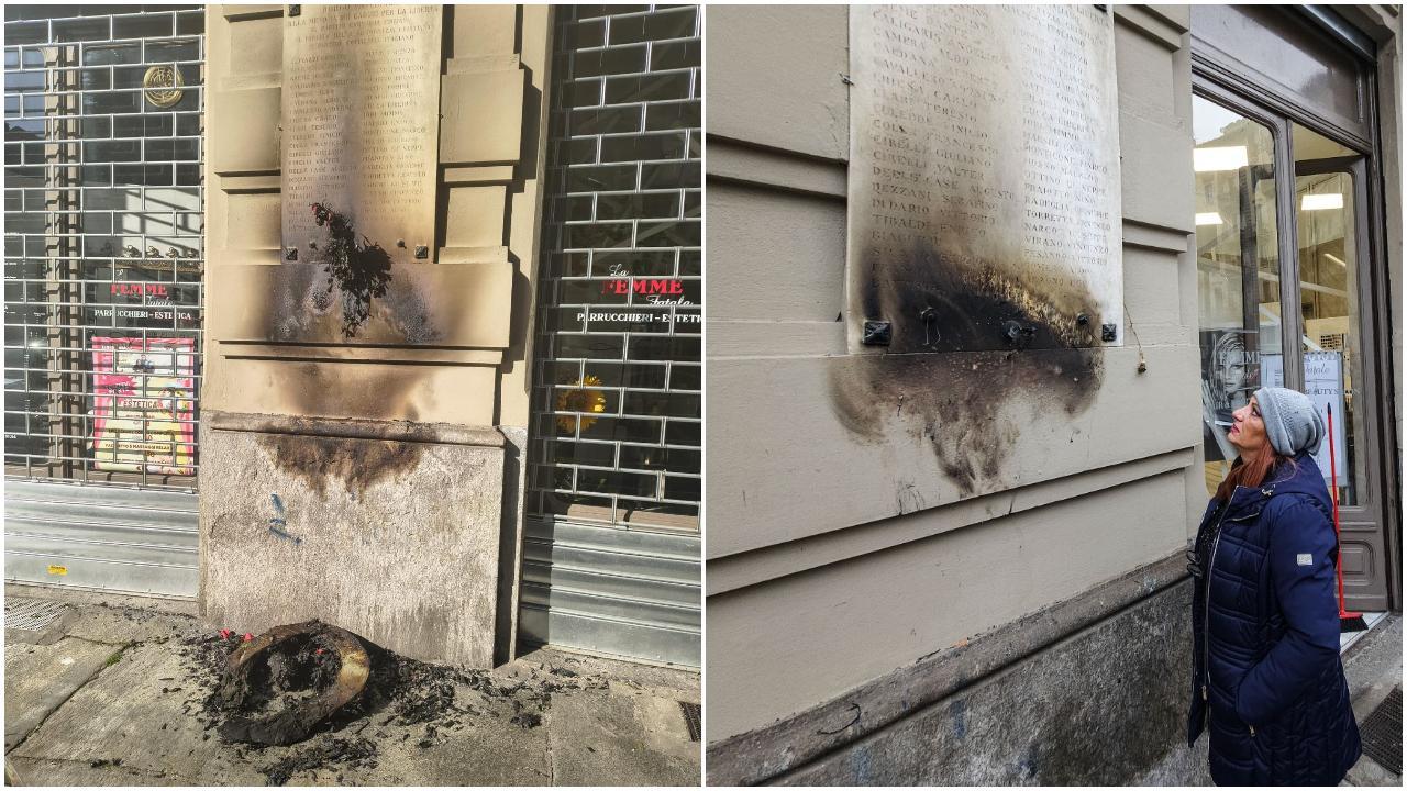 Torino, bruciata la targa partigiana di largo Montebello: “Gesto fascista contro la memoria”