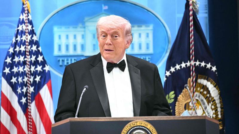 I post di Trump su Truth diventano un business: 100mila dollari per leggerli prima