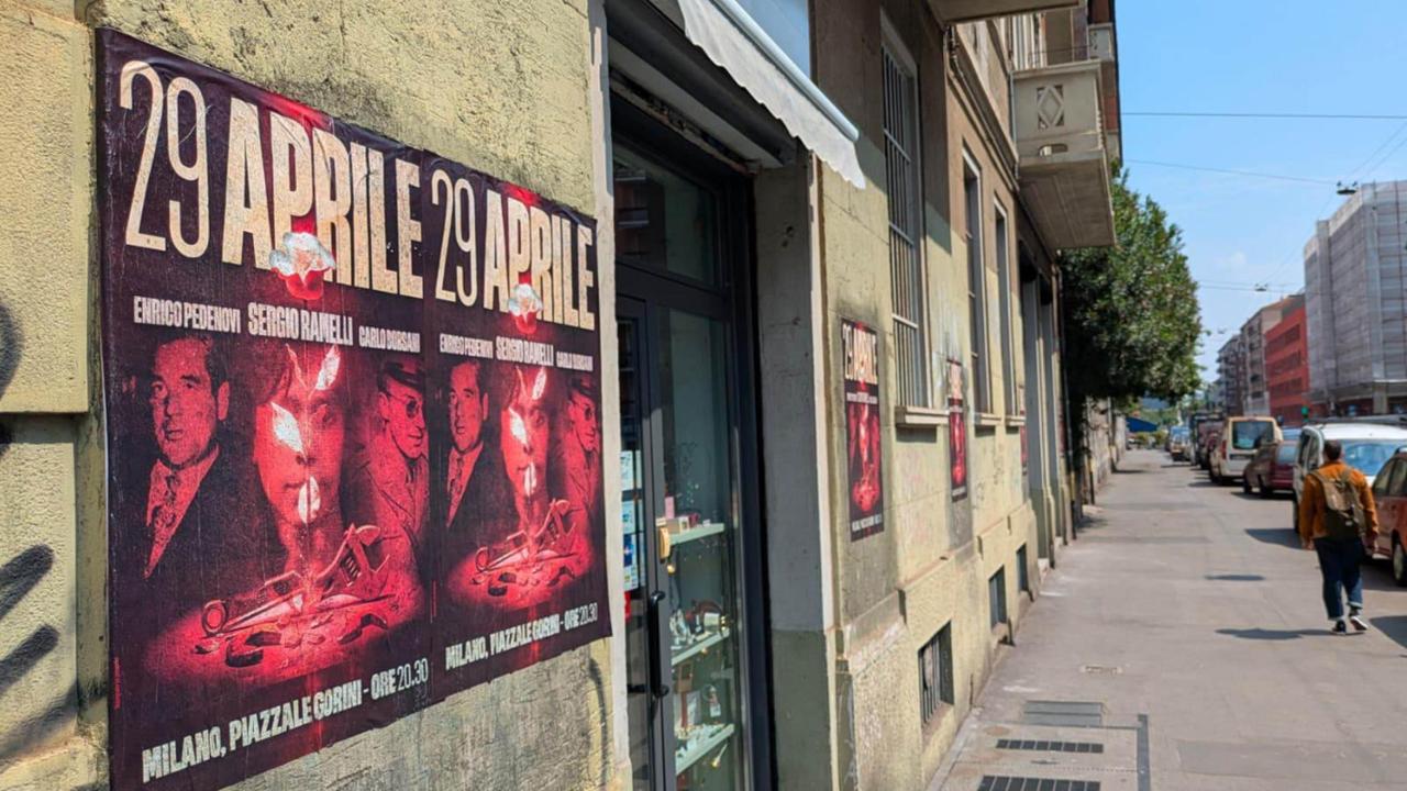 "Ho tolto i manifesti su Ramelli perché erano abusivi e mi hanno preso a botte"