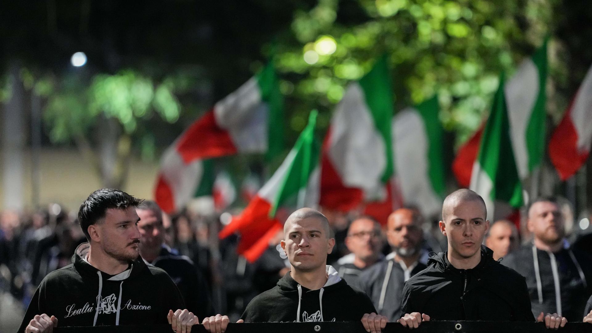 Quelle piazze che diventano lo stress test della democrazia