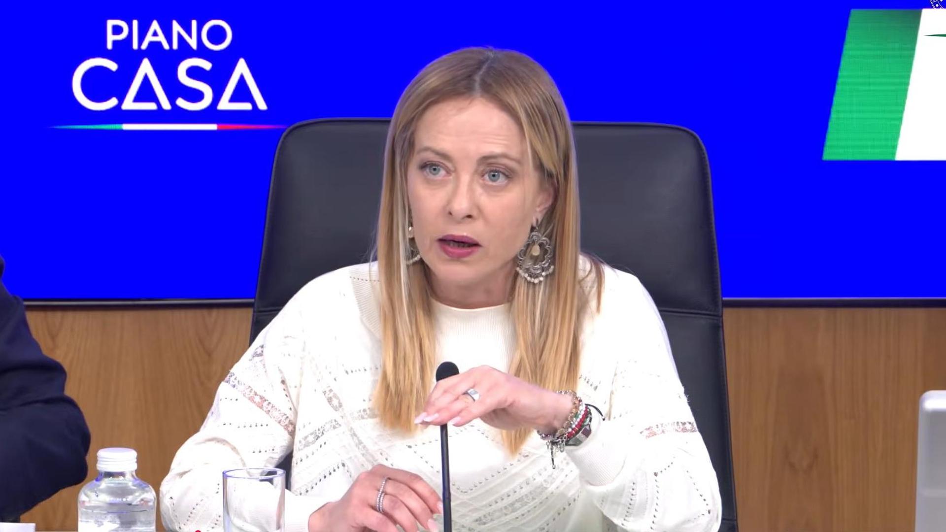 Taglio accise per altre 3 settimane. Ok al Piano casa, Meloni: &ldquo;Ci sta a cuore&rdquo;. Sgomberi pi&ugrave; veloci