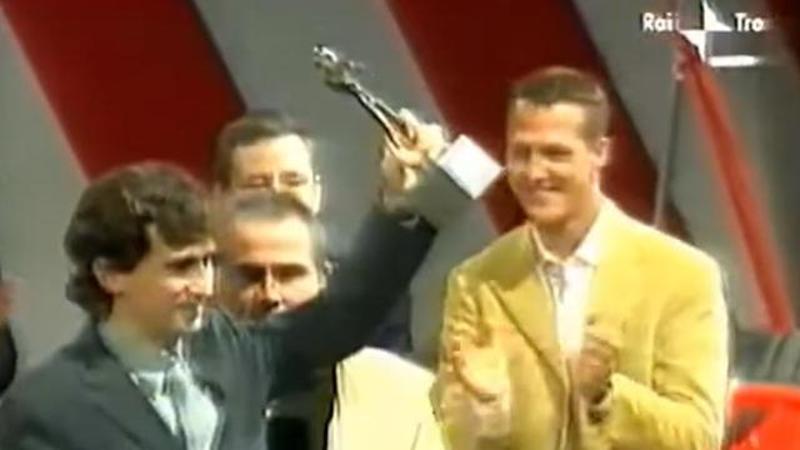 Zanardi premiato da Schumacher nel 2001: "Sono emozionato, mi tremano le gambe"