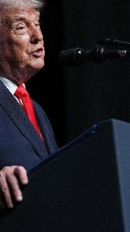Trump: "Il cane di Biden mordeva gli agenti, volevano ne prendessi uno per i voti“