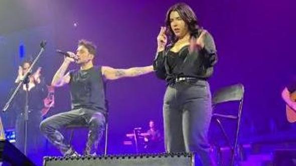 "Sei tu" oltre il silenzio: Fabrizio Moro sul palco con Giorgina Lo Nardo, la canzone è in Lingua dei segni