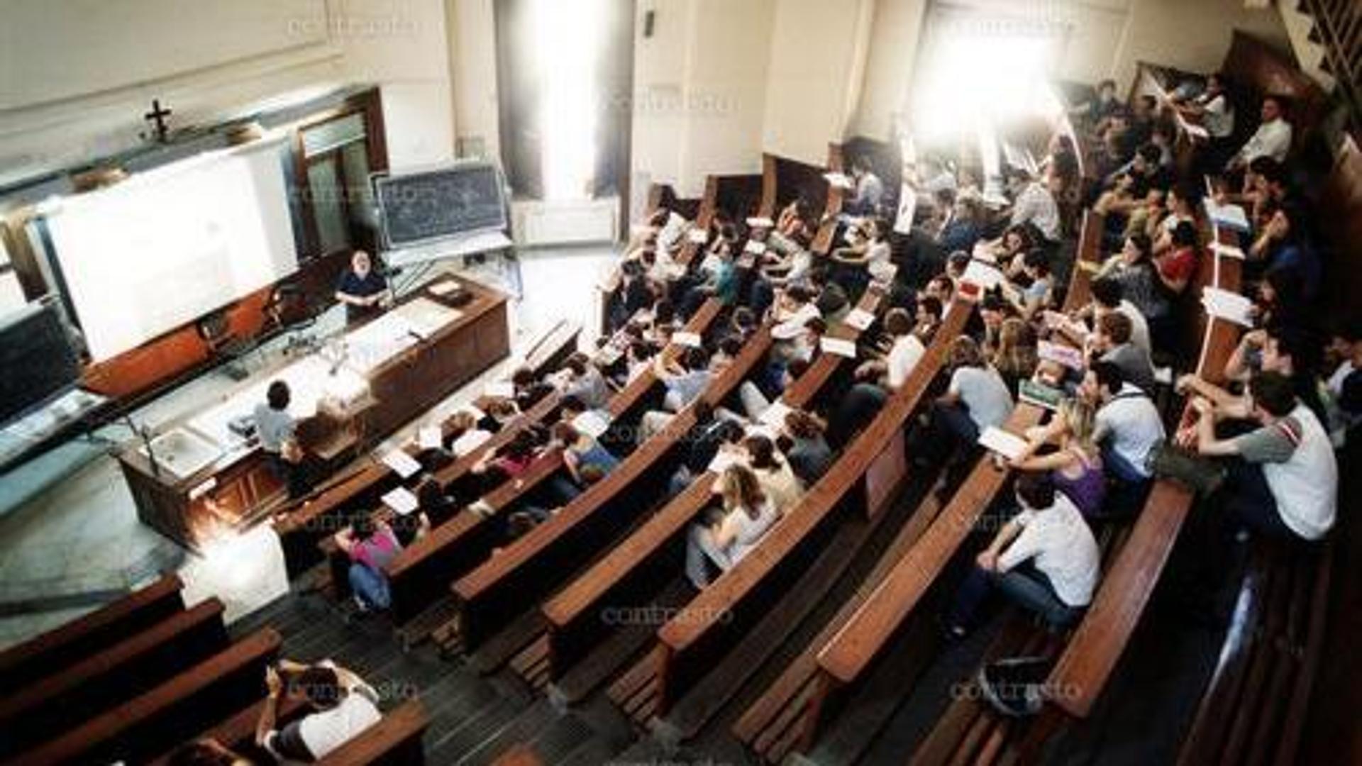 Basta con le universit&agrave; condannate al business