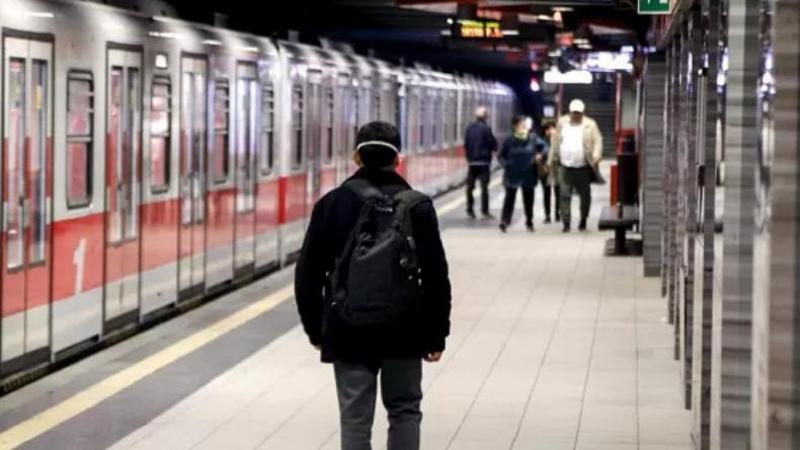 Frenata brusca della metro in centro a Milano, ci sono dei feriti