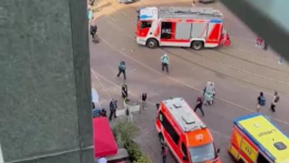 Germania, auto sulla folla a Lipsia: 2 morti e diversi feriti. Le operazioni di soccorso