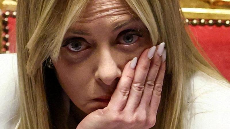 Garlasco, la chat sul forum dei seduttori: “Chi ti intriga?” E Sempio risponde: “La Meloni”