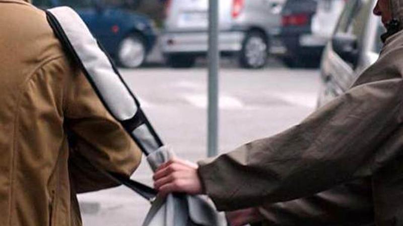 Muore a 60 anni dopo lo scippo: chiama i carabinieri, poi il cuore si ferma