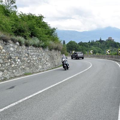Aosta, 5 poliziotti indagati per la morte del ladro che stavano inseguendo: solidarietà di Salvini