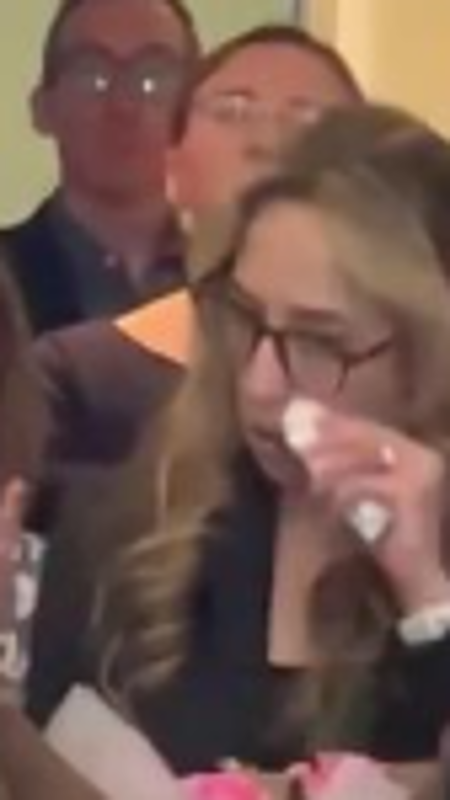 Premio Pulitzer, la giornalista Hannah Natanson si commuove all'annuncio del riconoscimento