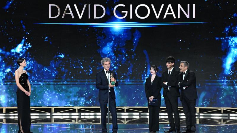 David di Donatello, Flavio Insinna deride il "giovane Calenda" e i social insorgono