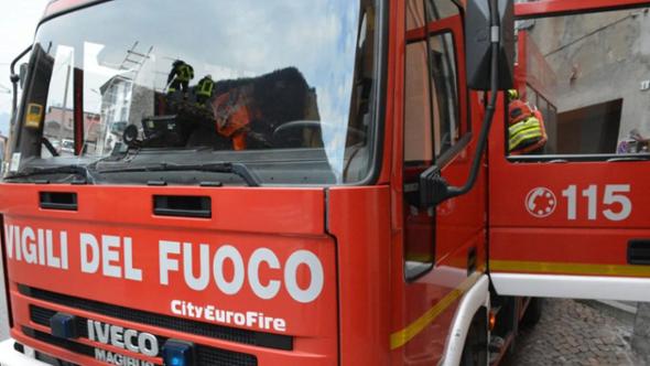 Quattro cadaveri carbonizzati trovati in un’auto nel Cosentino, sarebbero migranti