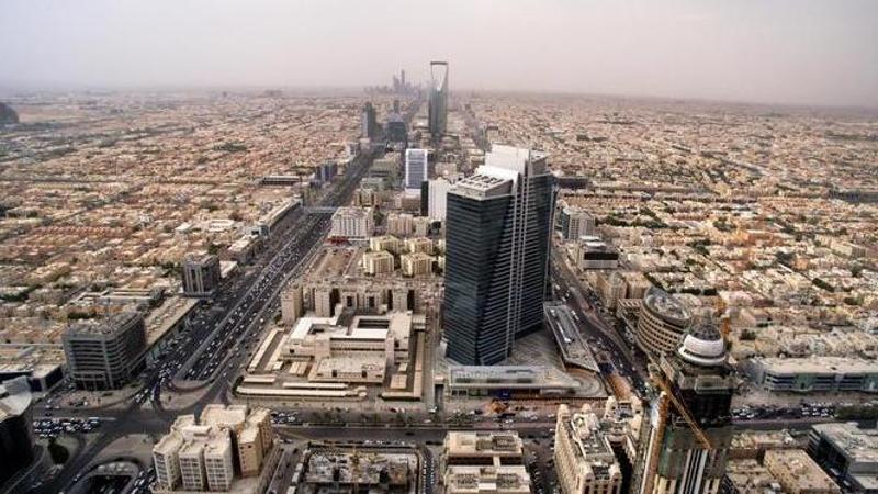 La terza sponda di Riad e le mire sugli Emirati