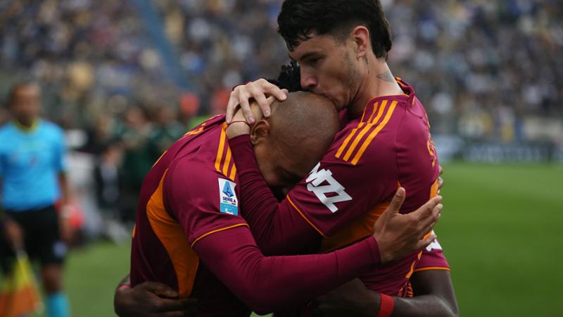 La Roma rimonta al 101' a Parma, Malen la tiene in corsa per la Champions