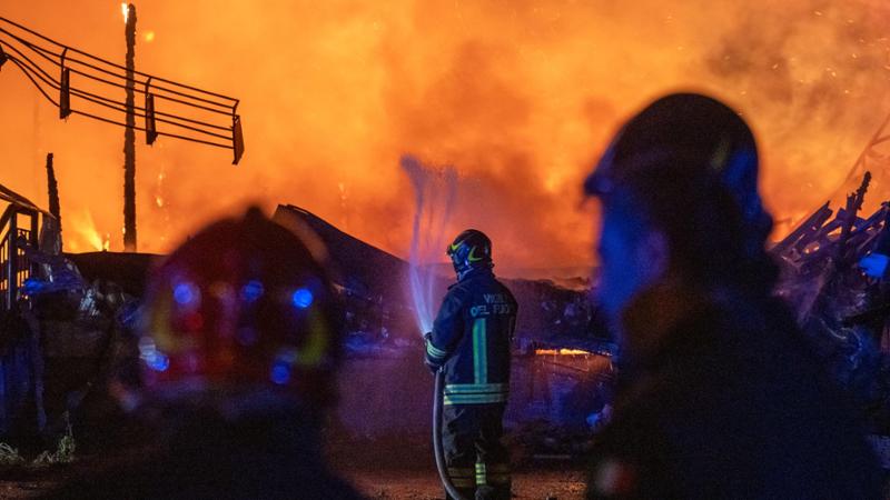 Torino, lo strano rogo nell’ex casa delle associazioni. “Hanno voluto cancellare il nostro lavoro”
