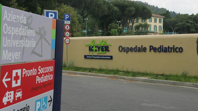 Bimbo morto dopo l’arrivo al Meyer con “mal di pancia”: 9 indagati tra medici e infermieri