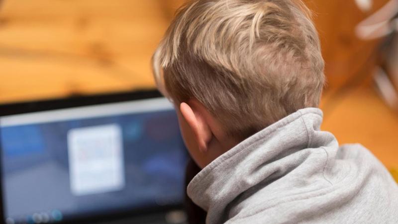 Meta usa l'intelligenza artificiale per capire se sei un adolescente