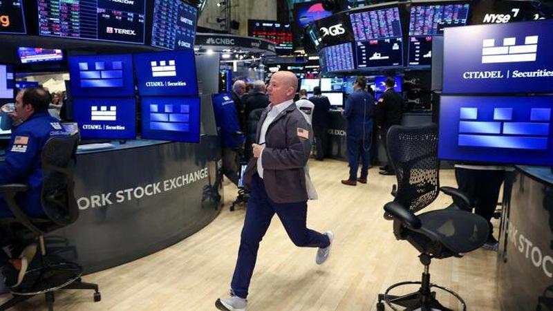 “Vendere a maggio”, Wall Street sfida il vecchio motto di Borsa