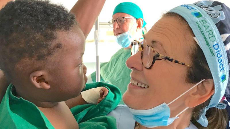 Grazia, la chirurga in pensione che salva i bambini del Terzo Mondo