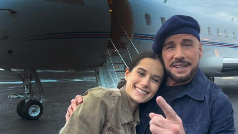 Cannes, John Travolta vola alto