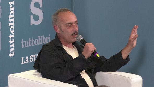 Enrico Brizzi: "Il talento dello scrittore? Stare zitti e ascoltare. Come per le barzellette"