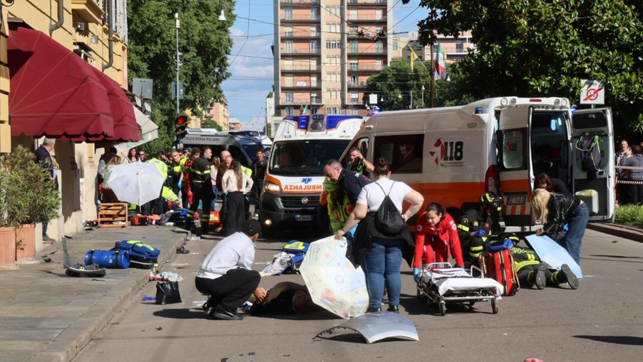 Immigrati, il cortocircuito della politica. Salvini all’attacco, Meloni prudente