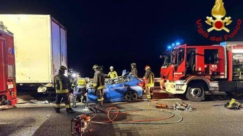 Si schianta con la Bmw sotto a un camion, chi è il giovane di Alessandria morto sull’AutoSole