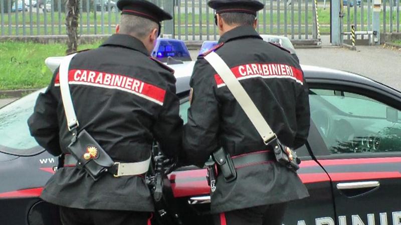 Botte alla moglie dal 2021, anche davanti ai figli. Ma lei non denunciava per paura di ritorsioni