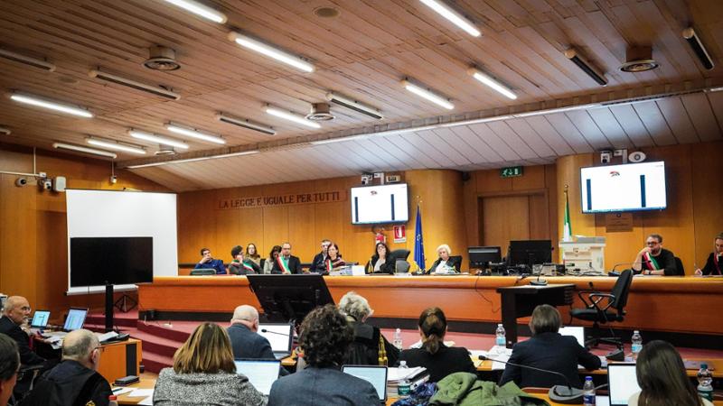 “Così l’ho salvata  dal marito violento”, madre filma la figlia di nascosto, gli audio in procura