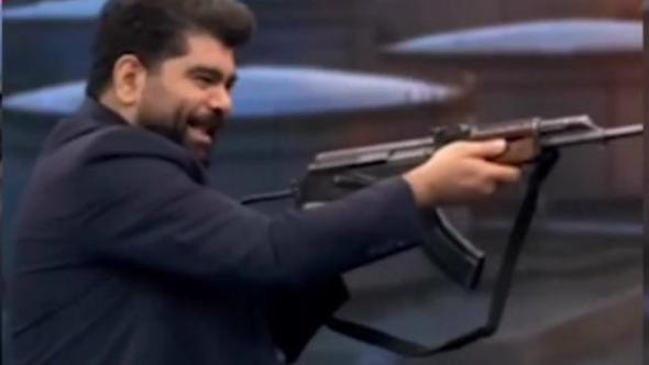 Iran, in tv si insegna a sparare con il mitra. Parte la mobilitazione generale per la guerra