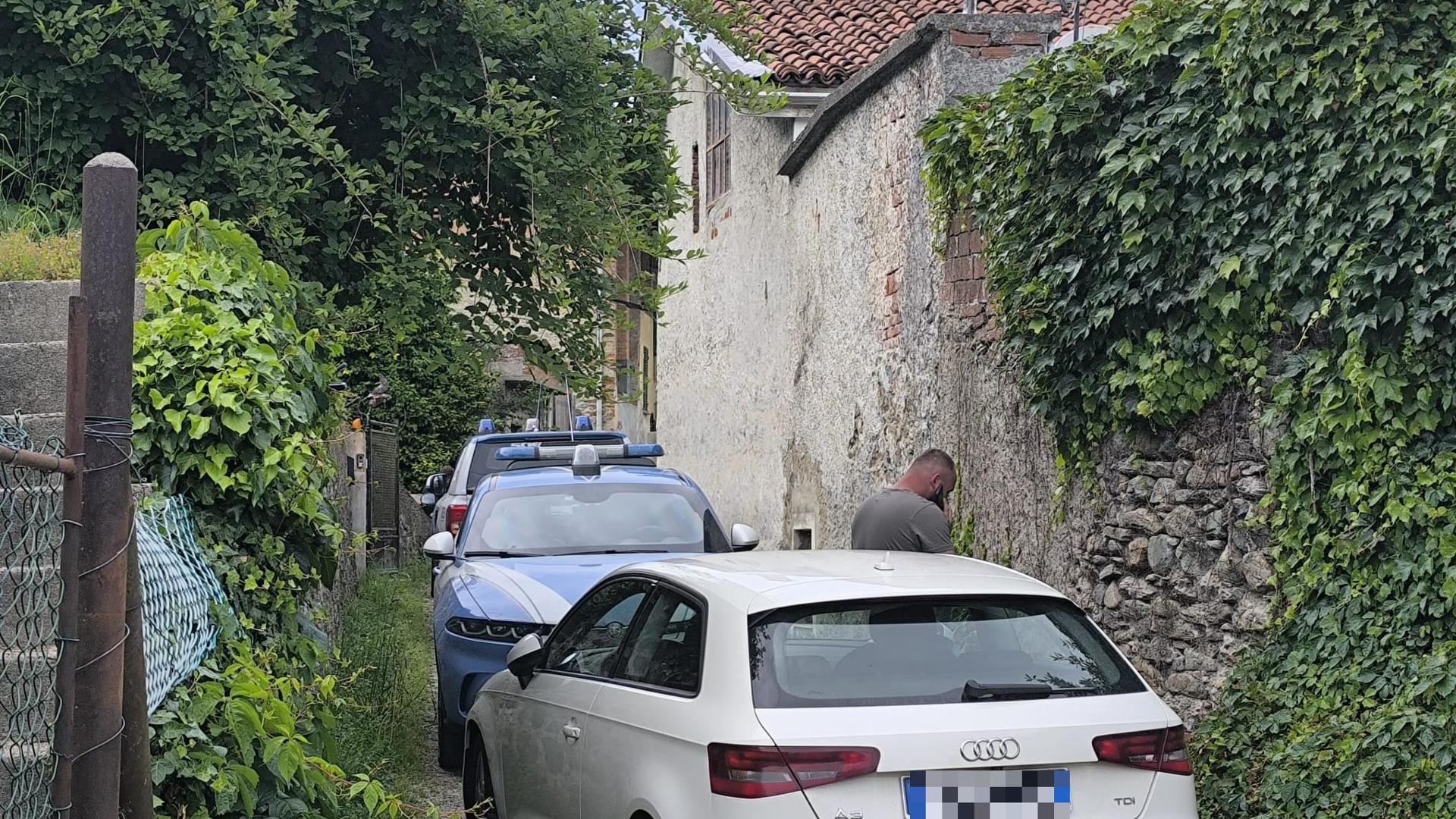 Bimba di 2 anni muore investita dall&rsquo;auto del padre nel cortile di casa: la tragedia a Bollengo