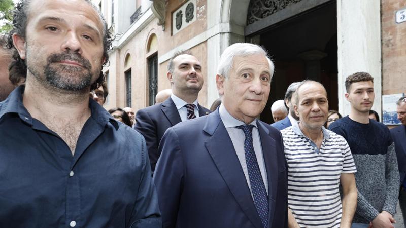 Cittadinanza, Tajani sfida Salvini: “No alla revoca, premiamo gli eroi”