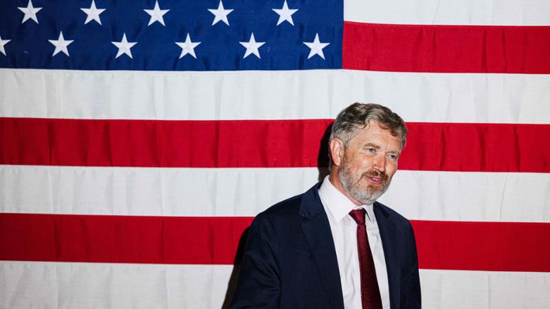 Trump “fa fuori” il suo arcinemico Thomas Massie: sconfitto alle primarie, non tornerà al Congresso