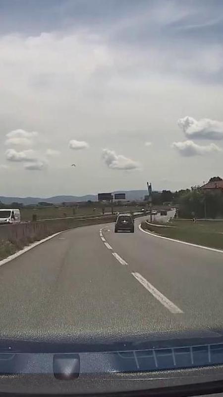 Contromano sulla strada dell'aeroporto a Torino, tragedia evitata per un soffio