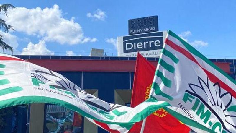 La riunione sindacale alla Dierre finisce a scazzottate tra il delegato Fiom e l’esponente Uilm